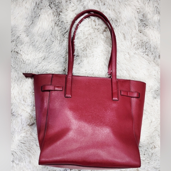 MICHAEL KORS | Carmen Tote Bag | Faux Saffiano Leather | Mulberry - Picture 12 of 14